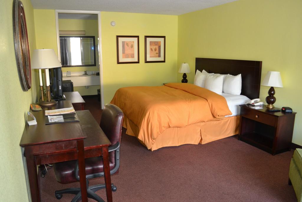 Clarion Inn Brunswick Habitación foto